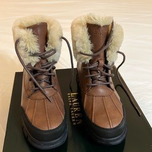 These Ralph Lauren boots are in great condition with the original box.
